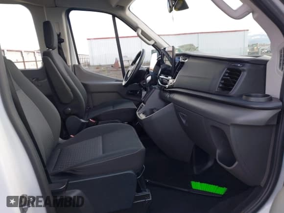 ✅ 2023 Ford Transit Passenger XL • VIN: 1FBAX2C82PKB28840 • Lot: 41734942. Wystawiony na IAAI z przebiegiem 20 504 mil. Bezpłatny archiwum sprzedaży aukcyjnych z USA i szczegółowy raport historii pojazdu na DreamBid. Zdjęcie 5.