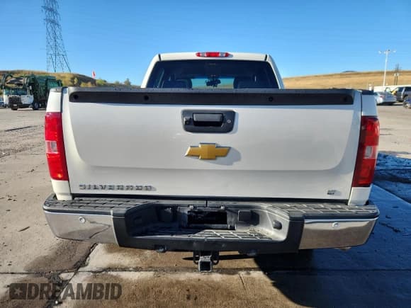 ✅ 2013 Chevrolet Silverado 1500 LT • VIN: 3GCPKSE74DG285586 • Lot: 84790555. Wystawiony na Copart z przebiegiem 146 503 mil. Bezpłatny archiwum sprzedaży aukcyjnych z USA i szczegółowy raport historii pojazdu na DreamBid. Zdjęcie 6.