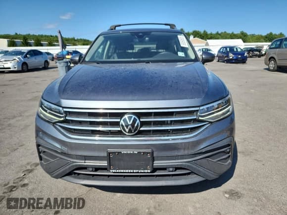 ✅ 2023 Volkswagen Tiguan SE • VIN: 3VVMB7AX4PM106427 • Lot: 68890655. Wystawiony na Copart z przebiegiem 19 111 mil. Bezpłatny archiwum sprzedaży aukcyjnych z USA i szczegółowy raport historii pojazdu na DreamBid. Zdjęcie 5.