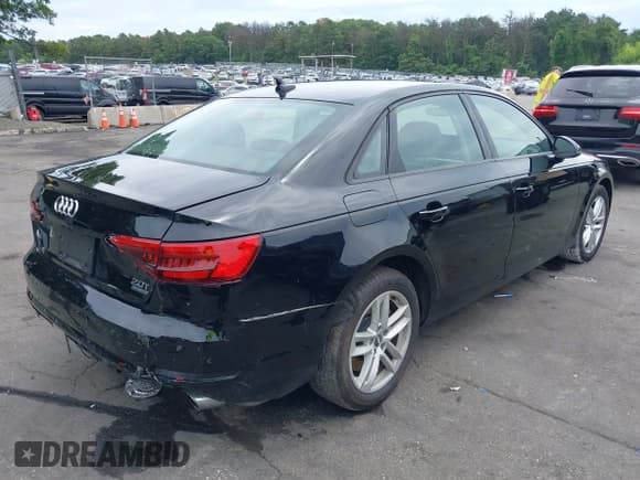 ✅ 2017 Audi A4 Premium • VIN: WAUANAF47HN009778 • Lot: 42623150. Wystawiony na IAAI z przebiegiem 58 656 mil. Bezpłatny archiwum sprzedaży aukcyjnych z USA i szczegółowy raport historii pojazdu na DreamBid. Zdjęcie 4.