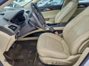 ✅ 2014 Lincoln MKZ Hybrid • VIN: 3LN6L2LU6ER800607 • Лот: 94232575. Опубликован ранее на Copart с пробегом 126 607 миль. Бесплатный доступ к архиву аукционных продаж из США и подробный отчёт об истории автомобиля на DreamBid. Изображение 7.