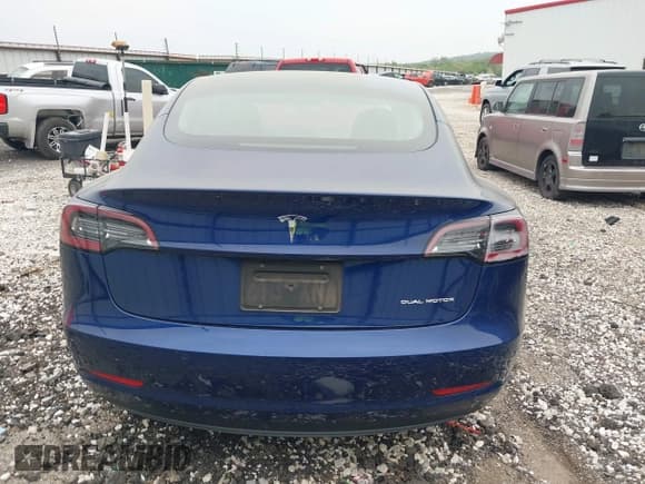 ✅ 2022 Tesla Model 3 Long Range • VIN: 5YJ3E1EB6NF250866 • Lot: 42059963. Wystawiony na IAAI z przebiegiem 20 004 mil. Bezpłatny archiwum sprzedaży aukcyjnych z USA i szczegółowy raport historii pojazdu na DreamBid. Zdjęcie 15.