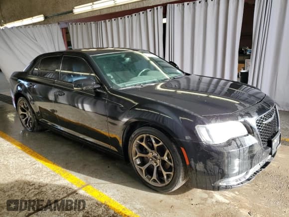 ✅ 2016 Chrysler 300 S • VIN: 2C3CCABG2GH298520 • Lot: 87239205. Listed on Copart with 141,124 mi. Free auction sales archive from the USA and detailed vehicle history report at DreamBid. Image 4.