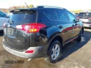 ✅ 2014 Toyota RAV4 XLE • VIN: 2T3WFREV5EW126018 • Лот: 43618408. Опубликован ранее на IAAI с пробегом 138 076 миль. Бесплатный доступ к архиву аукционных продаж из США и подробный отчёт об истории автомобиля на DreamBid. Изображение 4.