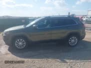 ✅ 2019 Jeep Cherokee Latitude • VIN: 1C4PJLCB4KD114802 • Лот: 43270760. Опубликован ранее на IAAI с пробегом 81 268 миль. Бесплатный доступ к архиву аукционных продаж из США и подробный отчёт об истории автомобиля на DreamBid. Изображение 14.