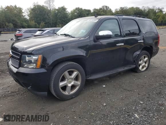 2008 Chevrolet Tahoe LTZ z VIN 1GNFK130X8R108064, wystawiony jako Copart lot #82318205 z przebiegiem 193 430 mil mil oraz Szkoda całkowita • Salvage title. Historia ofert i sprzedaży dostępna na DreamBid. Obrazek 1.