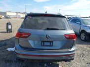 ✅ 2024 Volkswagen Tiguan SE R-Line Black • VIN: 3VVCB7AX5RM210391 • Lot: 43235811. Wystawiony na IAAI z przebiegiem 7 922 mil. Bezpłatny archiwum sprzedaży aukcyjnych z USA i szczegółowy raport historii pojazdu na DreamBid. Zdjęcie 16.