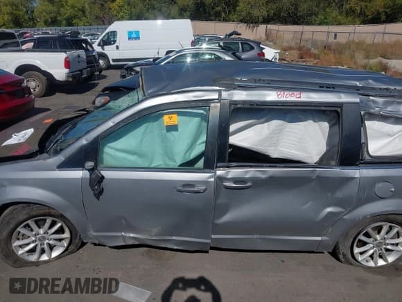 ✅ 2018 Dodge Grand Caravan SXT • VIN: 2C4RDGCG7JR192392 • Lot: 43388260. Wystawiony na IAAI z przebiegiem Nie podano. Bezpłatny archiwum sprzedaży aukcyjnych z USA i szczegółowy raport historii pojazdu na DreamBid. Zdjęcie 14.