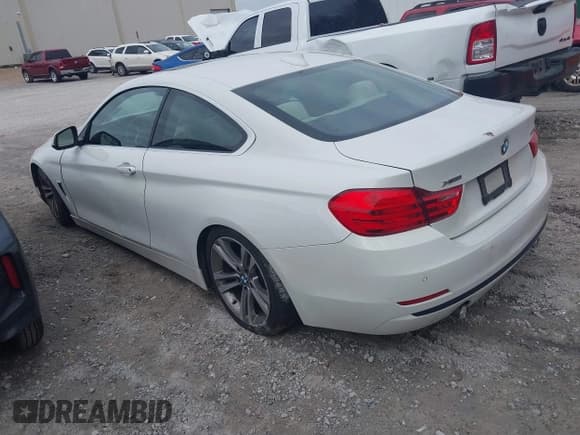 ✅ 2016 BMW 4 Series 435i xDrive • VIN: WBA3R5C52GK373771 • Lot: 41462286. Wystawiony na IAAI z przebiegiem 123 713 mil. Bezpłatny archiwum sprzedaży aukcyjnych z USA i szczegółowy raport historii pojazdu na DreamBid. Zdjęcie 3.