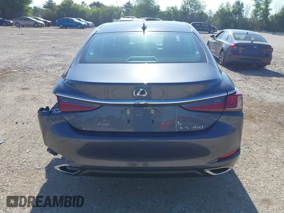 ✅ 2023 Lexus ES 350 • VIN: 58ADZ1B18PU149881 • Lot: 42648589. Listed on IAAI with 41,409 mi. Free auction sales archive from the USA and detailed vehicle history report at DreamBid. Image 16.