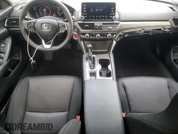✅ 2019 Honda Accord LX • VIN: 1HGCV1F12KA071400 • Лот: 64874175. Опубликован ранее на Copart с пробегом 82 903 миль. Бесплатный доступ к архиву аукционных продаж из США и подробный отчёт об истории автомобиля на DreamBid. Изображение 8.