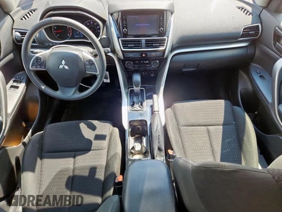 ✅ 2018 Mitsubishi Eclipse Cross ES • VIN: JA4AS3AA1JZ065888 • Lot: 81244295. Wystawiony na Copart z przebiegiem 98 484 mil. Bezpłatny archiwum sprzedaży aukcyjnych z USA i szczegółowy raport historii pojazdu na DreamBid. Zdjęcie 8.