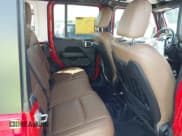 ✅ 2021 Jeep Wrangler Unlimited Rubicon • VIN: 1C4HJXFG2MW575541 • Lot: 42247475. Wystawiony na IAAI z przebiegiem 92 353 mil. Bezpłatny archiwum sprzedaży aukcyjnych z USA i szczegółowy raport historii pojazdu na DreamBid. Zdjęcie 8.