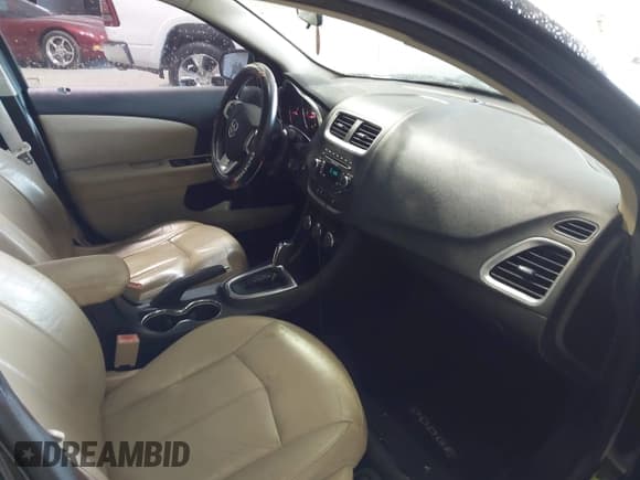 ✅ 2013 Dodge Avenger SXT • VIN: 1C3CDZCG9DN760570 • Lot: 43835503. Wystawiony na IAAI z przebiegiem 190 473 mil. Bezpłatny archiwum sprzedaży aukcyjnych z USA i szczegółowy raport historii pojazdu na DreamBid. Zdjęcie 5.