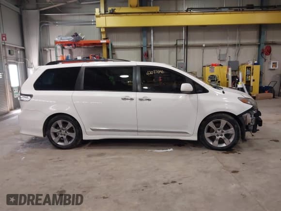✅ 2014 Toyota Sienna SE • VIN: 5TDXK3DC7ES497390 • Lot: 42037096. Listed on IAAI with 169,127 mi. Free auction sales archive from the USA and detailed vehicle history report at DreamBid. Image 14.