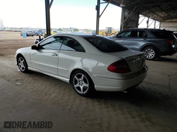 ✅ 2007 Mercedes-Benz CLK 550 • VIN: WDBTJ72H87F210499 • Lot: 58869815. Wystawiony na Copart z przebiegiem 37 365 mil. Bezpłatny archiwum sprzedaży aukcyjnych z USA i szczegółowy raport historii pojazdu na DreamBid. Zdjęcie 2.