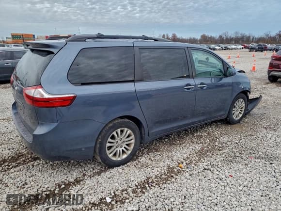 ✅ 2017 Toyota Sienna XLE • VIN: 5TDYZ3DC6HS860394 • Lot: 94223275. Listed on Copart with Not provided. Free auction sales archive from the USA and detailed vehicle history report at DreamBid. Image 3.