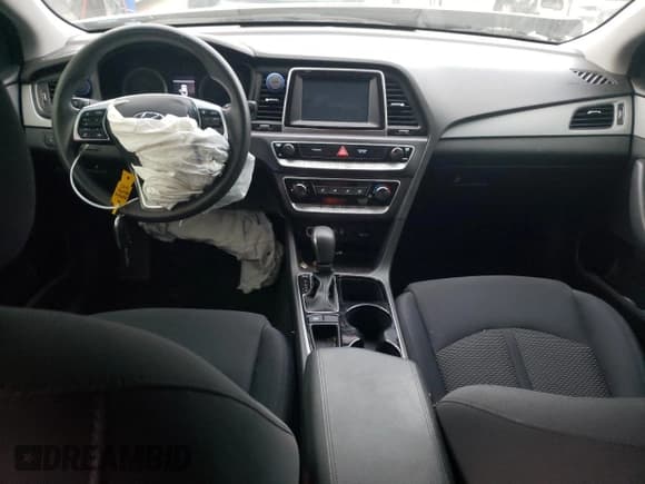 ✅ 2019 Hyundai Sonata SE • VIN: 5NPE24AF9KH803504 • Lot: 68781742. Listed on Copart with 57,229 mi. Free auction sales archive from the USA and detailed vehicle history report at DreamBid. Image 8.