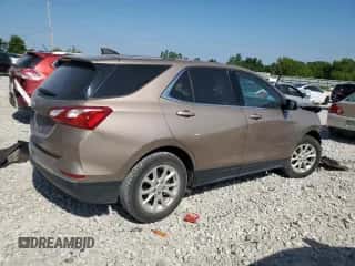 2018 Chevrolet Equinox LT z VIN 2GNAXJEV8J6252444, wystawiony jako Copart lot #62100675 z przebiegiem Nie podano mil oraz Szkoda całkowita • Salvage title. Historia ofert i sprzedaży dostępna na DreamBid. Obrazek 3.