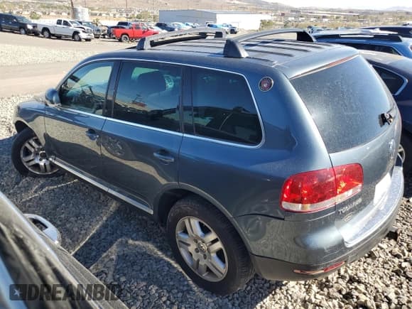✅ 2004 Volkswagen Touareg • VIN: WVGEM77L34D064224 • Lot: 73101054. Listed on Copart with 178,005 mi. Free auction sales archive from the USA and detailed vehicle history report at DreamBid. Image 2.