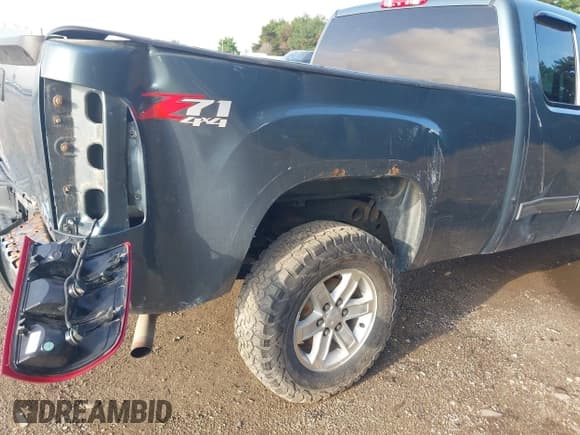 ✅ 2012 GMC Sierra 1500 SLE • VIN: 1GTR2VE70CZ276442 • Lot: 42689620. Wystawiony na IAAI z przebiegiem 104 506 mil. Bezpłatny archiwum sprzedaży aukcyjnych z USA i szczegółowy raport historii pojazdu na DreamBid. Zdjęcie 6.