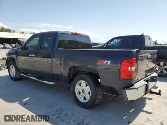 ✅ 2010 Chevrolet Silverado 1500 • VIN: 1GCSCSE29AZ252168 • Лот: 53297045. Опубликован ранее на Copart с пробегом 256 798 миль. Бесплатный доступ к архиву аукционных продаж из США и подробный отчёт об истории автомобиля на DreamBid. Изображение 2.