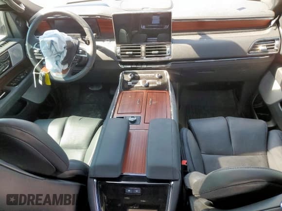 ✅ 2024 Lincoln Navigator Reserve • VIN: 5LMJJ2LG8REL13831 • Lot: 85384385. Wystawiony na Copart z przebiegiem 600 mil. Bezpłatny archiwum sprzedaży aukcyjnych z USA i szczegółowy raport historii pojazdu na DreamBid. Zdjęcie 8.