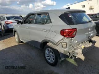 ✅ 2021 Hyundai Venue SE • VIN: KMHRB8A36MU068838 • Lot: 76329524. Wystawiony na Copart z przebiegiem 75 601 mil. Bezpłatny archiwum sprzedaży aukcyjnych z USA i szczegółowy raport historii pojazdu na DreamBid. Zdjęcie 2.