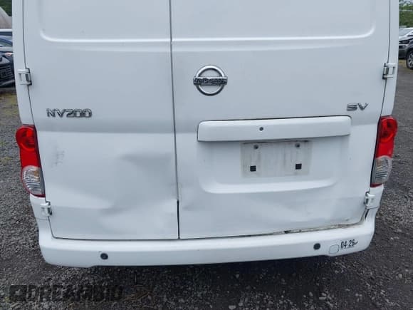 ✅ 2017 Nissan NV200 SV • VIN: 3N6CM0KN6HK722326 • Lot: 42675634. Listed on IAAI with 94,197 mi. Free auction sales archive from the USA and detailed vehicle history report at DreamBid. Image 18.