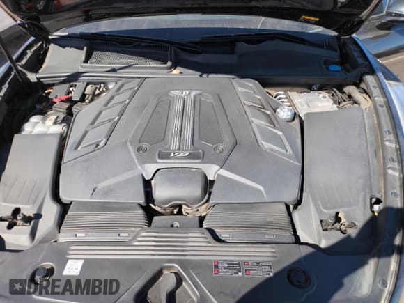 ✅ 2021 Bentley Bentayga V8 • VIN: SJAAM2ZV2MC032781 • Lot: 50601785. Listed on Copart with 42,950 mi. Free auction sales archive from the USA and detailed vehicle history report at DreamBid. Image 11.