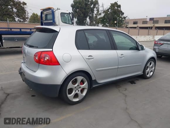 ✅ 2008 Volkswagen Golf GTI • VIN: WVWHV71K28W040036 • Lot: 43587162. Wystawiony na IAAI z przebiegiem 241 415 mil. Bezpłatny archiwum sprzedaży aukcyjnych z USA i szczegółowy raport historii pojazdu na DreamBid. Zdjęcie 4.