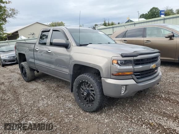 ✅ 2017 Chevrolet Silverado 1500 LT • VIN: 1GCVKREC0HZ265435 • Лот: 71973704. Опубликован ранее на Copart с пробегом 88 903 миль. Бесплатный доступ к архиву аукционных продаж из США и подробный отчёт об истории автомобиля на DreamBid. Изображение 4.