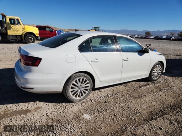 ✅ 2016 Volkswagen Jetta SEL • VIN: 3VWL17AJ5GM309915 • Lot: 84253025. Wystawiony na Copart z przebiegiem 165 256 mil. Bezpłatny archiwum sprzedaży aukcyjnych z USA i szczegółowy raport historii pojazdu na DreamBid. Zdjęcie 3.