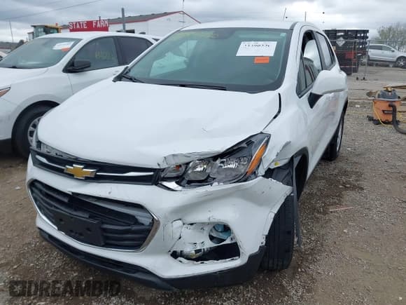 ✅ 2022 Chevrolet Trax LS • VIN: KL7CJNSM1NB548699 • Lot: 43390220. Listed on IAAI with 25,464 mi. Free auction sales archive from the USA and detailed vehicle history report at DreamBid. Image 2.