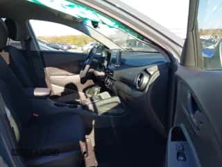 2022 Hyundai Kona SEL with VIN KM8K6CAB9NU838323, listed as a IAAI auction lot 43528116 with 27,859 mi miles and . Bid and sale history available at DreamBid. Image 5.