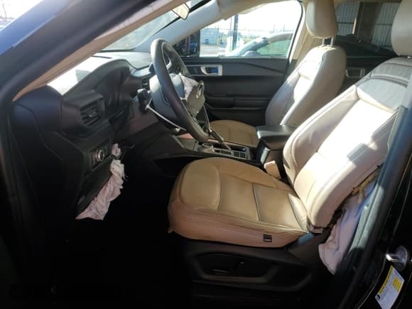 ✅ 2021 Ford Explorer • VIN: 1FMSK7BH2MGA22492 • Lot: 44423345. Wystawiony na Copart z przebiegiem 83 402 mil. Bezpłatny archiwum sprzedaży aukcyjnych z USA i szczegółowy raport historii pojazdu na DreamBid. Zdjęcie 7.