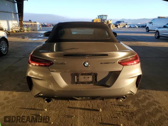 ✅ 2024 BMW Z4 sDrive30i • VIN: WBAHF3C07RWY33249 • Lot: 85944365. Wystawiony na Copart z przebiegiem 7 721 mil. Bezpłatny archiwum sprzedaży aukcyjnych z USA i szczegółowy raport historii pojazdu na DreamBid. Zdjęcie 6.