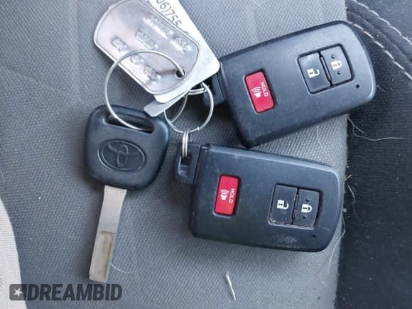 ✅ 2021 Toyota Tacoma SR5 • VIN: 3TMDZ5BN6MM105593 • Lot: 41424096. Wystawiony na IAAI z przebiegiem 39 215 mil. Bezpłatny archiwum sprzedaży aukcyjnych z USA i szczegółowy raport historii pojazdu na DreamBid. Zdjęcie 11.