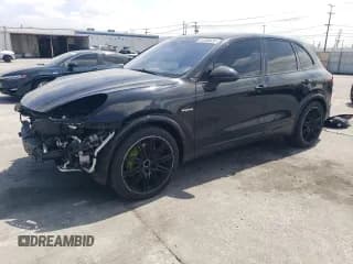 ✅ 2017 Porsche Cayenne S E-Hybrid • VIN: WP1AE2A23HLA71302 • Lot: 54586635. Wystawiony na Copart z przebiegiem 102 228 mil. Bezpłatny archiwum sprzedaży aukcyjnych z USA i szczegółowy raport historii pojazdu na DreamBid. Zdjęcie 1.