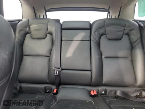 ✅ 2019 Volvo XC60 Momentum • VIN: LYV102DK7KB223427 • Lot: 89854605. Listed on Copart with 93,298 mi. Free auction sales archive from the USA and detailed vehicle history report at DreamBid. Image 10.