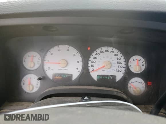 2005 Dodge 1500 SLT z VIN 1D7HA16D15J502782, wystawiony jako Copart lot #54797685 z przebiegiem 237 969 mil mil oraz Czysty tytuł • Clean title. Historia ofert i sprzedaży dostępna na DreamBid. Obrazek 9.