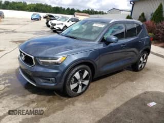 ✅ 2021 Volvo XC40 Momentum • VIN: YV4162UK9M2420647 • Lot: 70110175. Wystawiony na Copart z przebiegiem 73 980 mil. Bezpłatny archiwum sprzedaży aukcyjnych z USA i szczegółowy raport historii pojazdu na DreamBid. Zdjęcie 1.