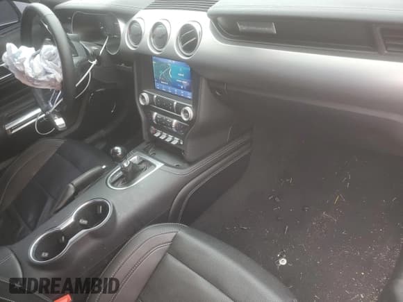 ✅ 2022 Ford Mustang GT Premium • VIN: 1FA6P8CF2N5138935 • Лот: 50058705. Опубликован ранее на Copart с пробегом 26 668 миль. Бесплатный доступ к архиву аукционных продаж из США и подробный отчёт об истории автомобиля на DreamBid. Изображение 8.