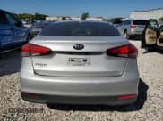 ✅ 2018 Kia Forte LX • VIN: 3KPFL4A74JE256770 • Лот: 90472785. Опубликован ранее на Copart с пробегом 134 078 миль. Бесплатный доступ к архиву аукционных продаж из США и подробный отчёт об истории автомобиля на DreamBid. Изображение 6.
