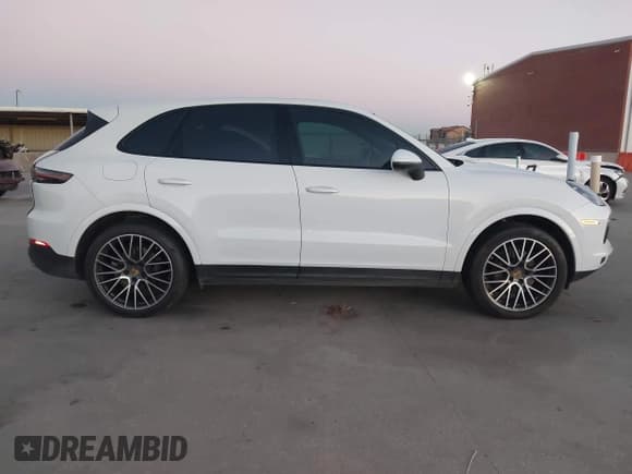✅ 2019 Porsche Cayenne • VIN: WP1AA2AY0KDA17506 • Lot: 43505914. Wystawiony na IAAI z przebiegiem 104 632 mil. Bezpłatny archiwum sprzedaży aukcyjnych z USA i szczegółowy raport historii pojazdu na DreamBid. Zdjęcie 13.