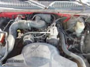 ✅ 2002 Chevrolet Silverado 1500 • VIN: 1GCEC14W22Z100150 • Lot: 43317354. Wystawiony na IAAI z przebiegiem 162 405 mil. Bezpłatny archiwum sprzedaży aukcyjnych z USA i szczegółowy raport historii pojazdu na DreamBid. Zdjęcie 10.