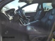 ✅ 2015 Volvo XC60 T6 R-Design Platinum • VIN: YV4902RH7F2561057 • Lot: 68868745. Wystawiony na Copart z przebiegiem 126 169 mil. Bezpłatny archiwum sprzedaży aukcyjnych z USA i szczegółowy raport historii pojazdu na DreamBid. Zdjęcie 7.