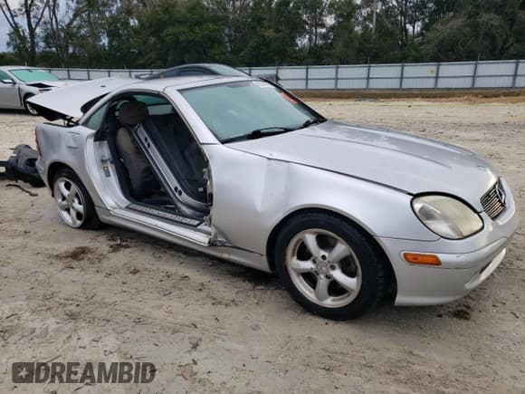 ✅ 2003 Mercedes-Benz SLK 320 • VIN: WDBKK65F43F280539 • Лот: 88744765. Опубликован ранее на Copart с пробегом 165 117 миль. Бесплатный доступ к архиву аукционных продаж из США и подробный отчёт об истории автомобиля на DreamBid. Изображение 4.