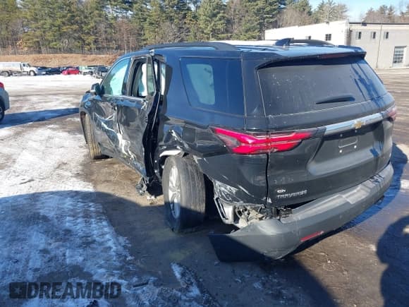 ✅ 2022 Chevrolet Traverse LT • VIN: 1GNERHKW3NJ134490 • Lot: 41197723. Wystawiony na IAAI z przebiegiem 54 988 mil. Bezpłatny archiwum sprzedaży aukcyjnych z USA i szczegółowy raport historii pojazdu na DreamBid. Zdjęcie 3.