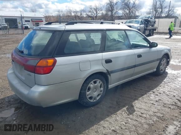 ✅ 2002 Subaru Legacy L • VIN: 4S3BH635827304554 • Lot: 41692147. Listed on IAAI with 193,121 mi. Free auction sales archive from the USA and detailed vehicle history report at DreamBid. Image 4.